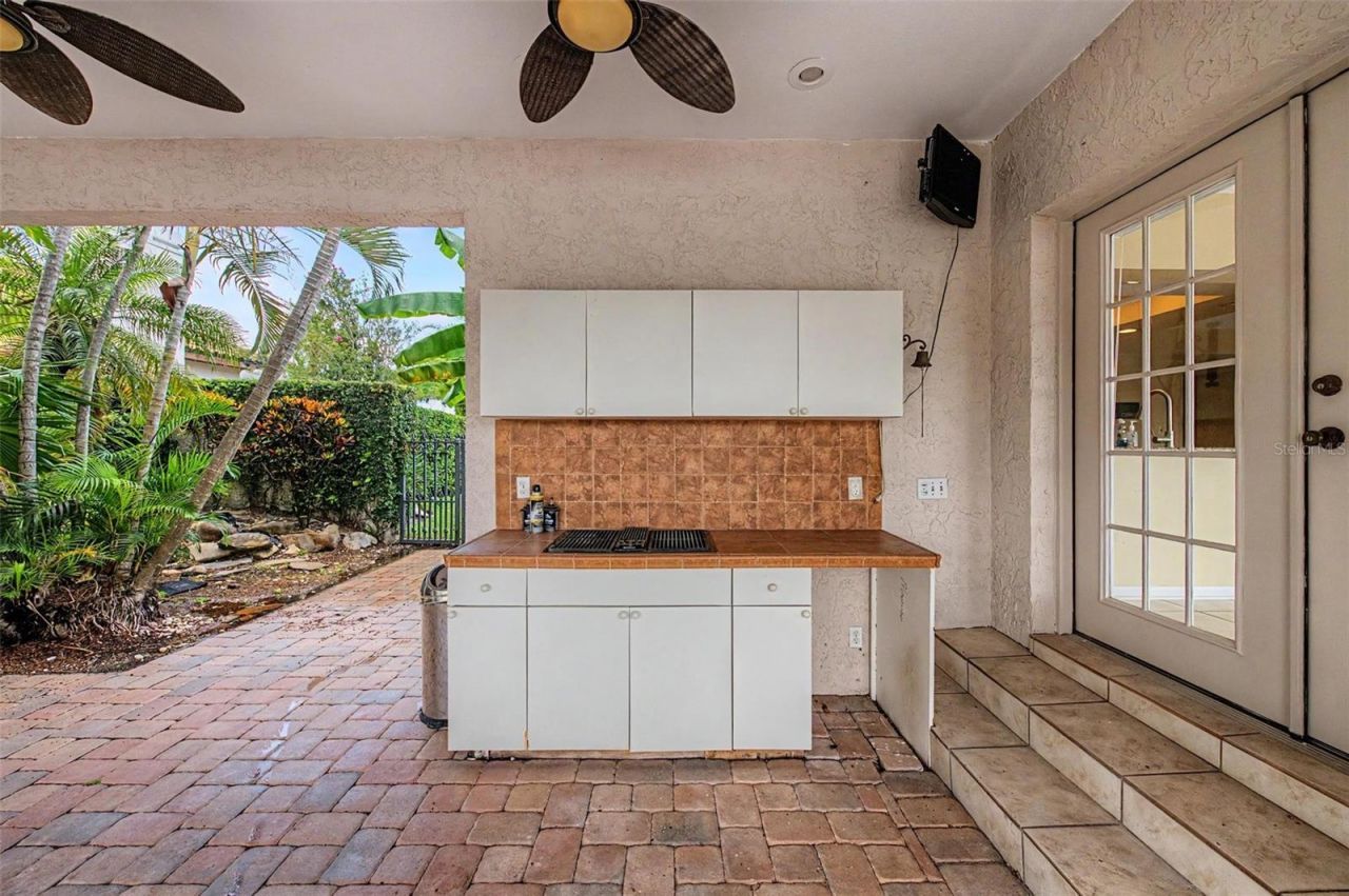 7011 Pelican Island Drive, Tampa, FL 33634 Photo