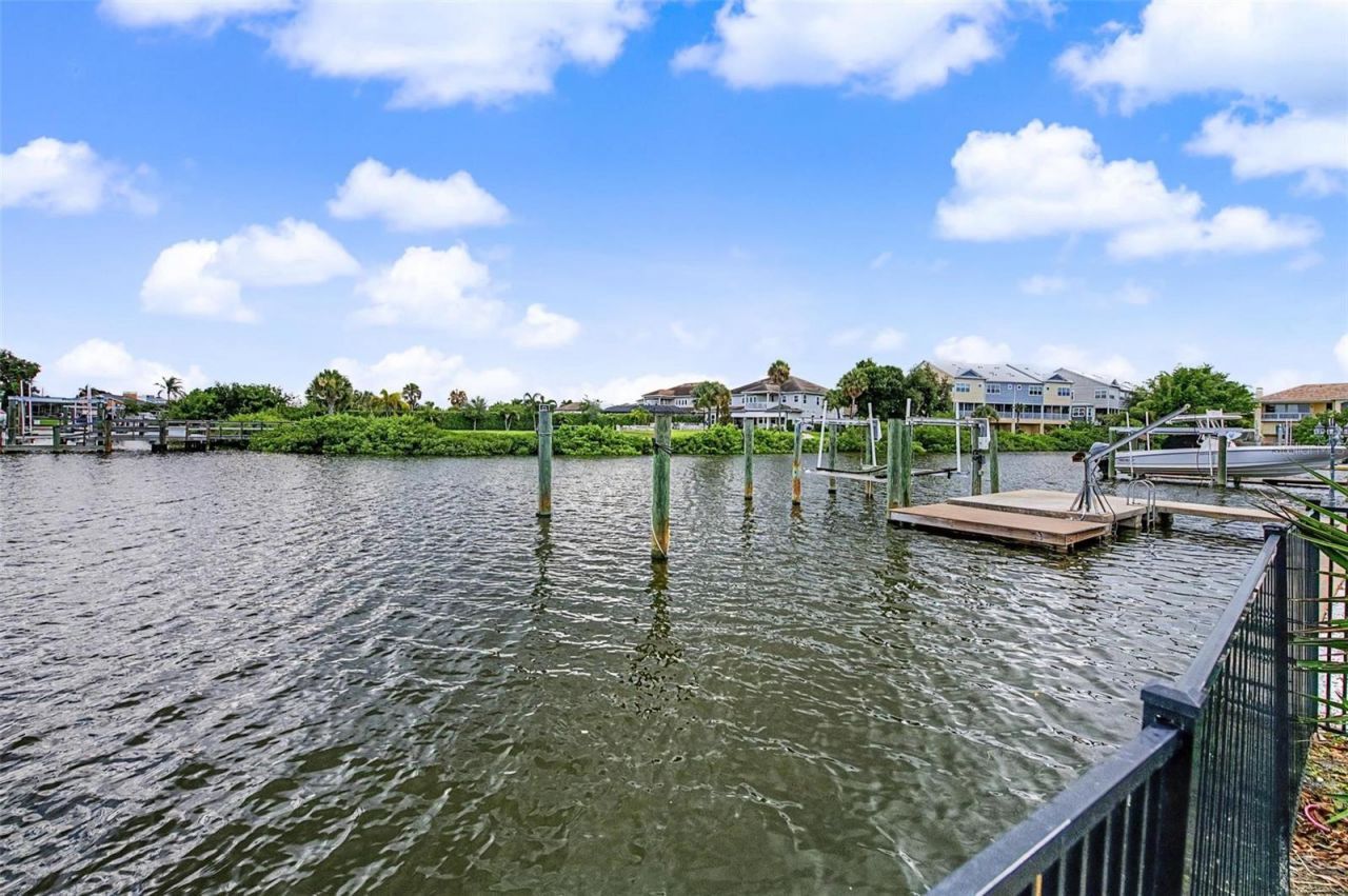 7011 Pelican Island Drive, Tampa, FL 33634 Photo