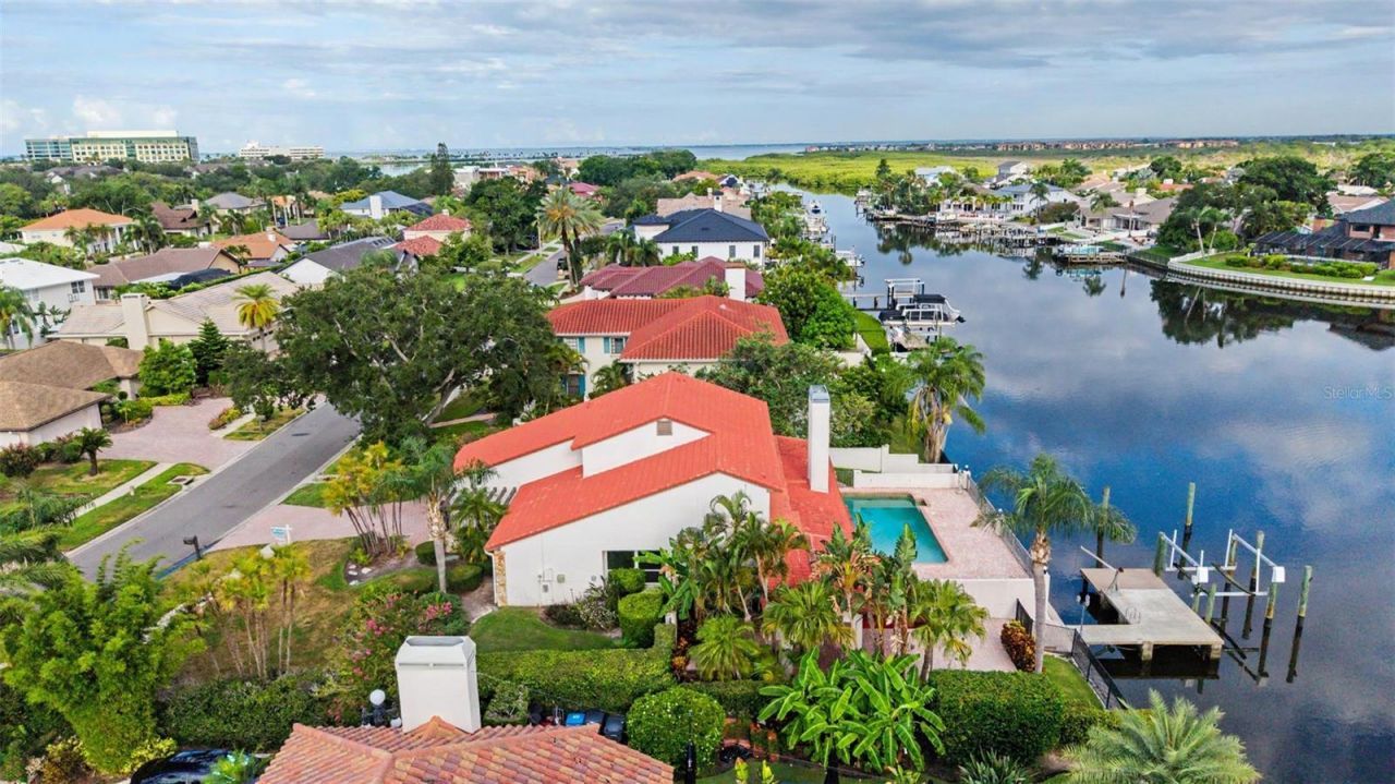 7011 Pelican Island Drive, Tampa, FL 33634 Photo