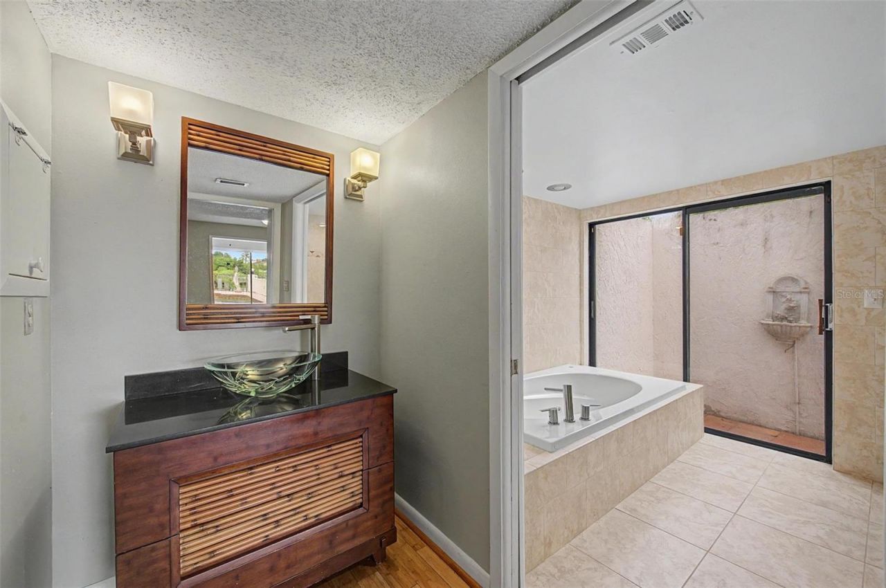 7011 Pelican Island Drive, Tampa, FL 33634 Photo