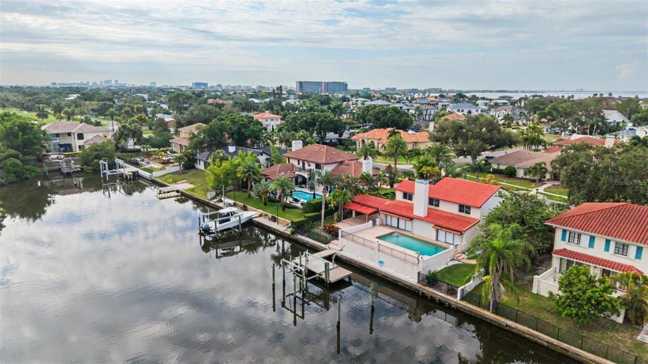 7011 Pelican Island Drive, Tampa, FL 33634 Photo
