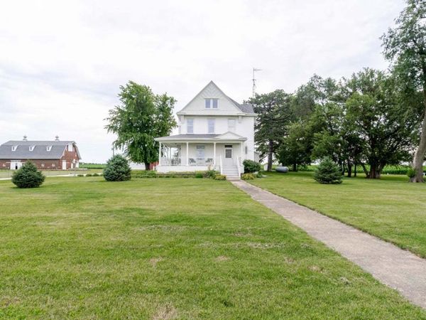 27231 E 3000 North Road, Chenoa, IL 61726