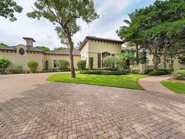 9001 SW 59th Ct, Pinecrest, FL 33156