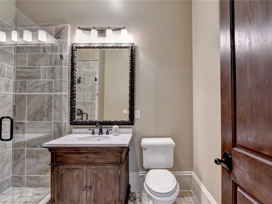 Property Image 100