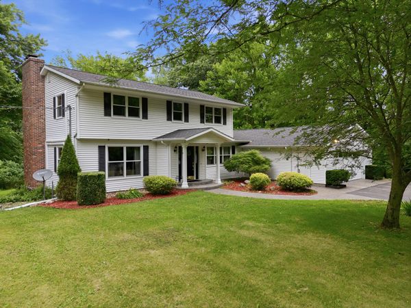 10425 E Q Avenue, Scotts, MI 49088