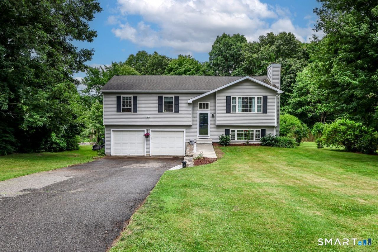 41 Candlewood, New Milford, CT 06776 Main Photo