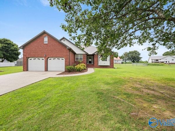 52 Maness Lane, Boaz, AL 35957