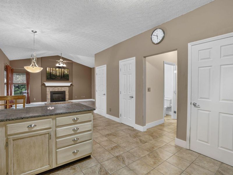 8079 Pelham Drive, Westerville, OH 43081 Photo 10