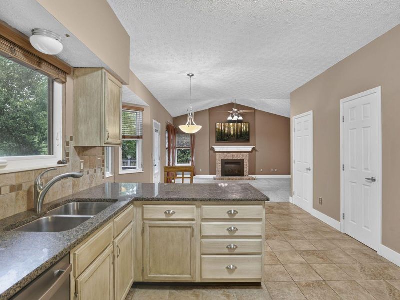 8079 Pelham Drive, Westerville, OH 43081 Photo 15