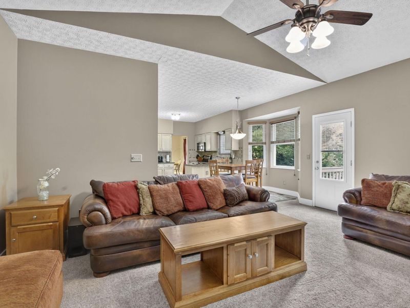 8079 Pelham Drive, Westerville, OH 43081 Photo 16