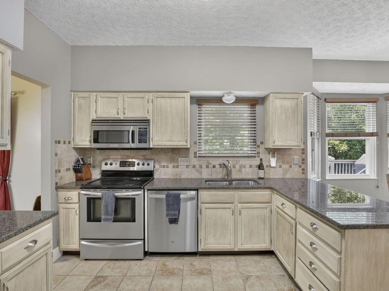 8079 Pelham Drive, Westerville, OH 43081 Photo 25