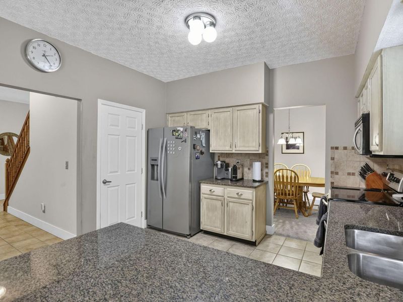 8079 Pelham Drive, Westerville, OH 43081 Photo 27