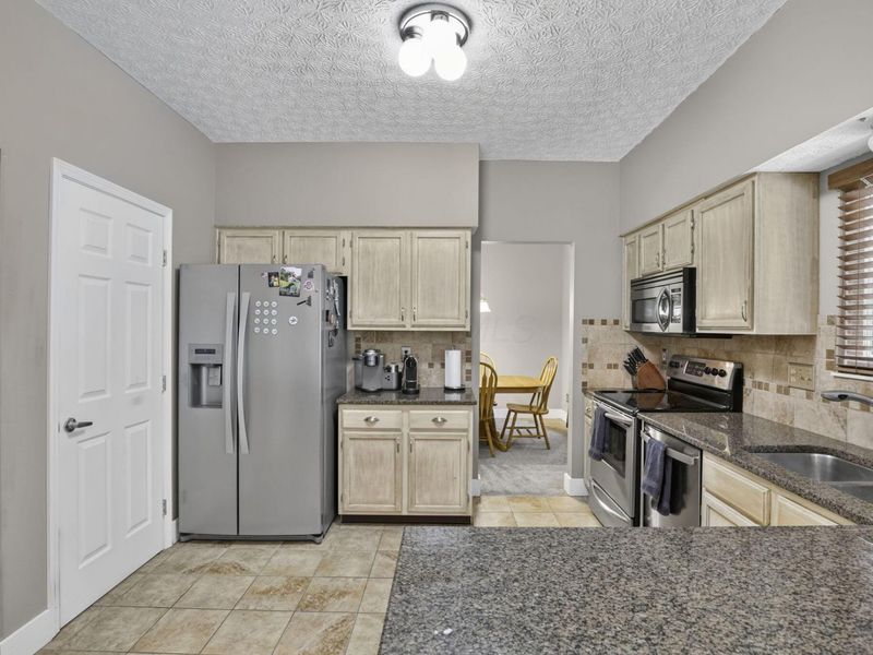 8079 Pelham Drive, Westerville, OH 43081 Photo 28