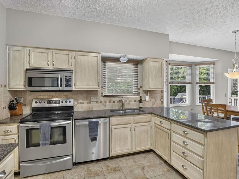 8079 Pelham Drive, Westerville, OH 43081 Photo 29