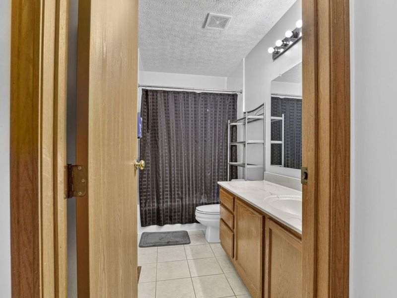 8079 Pelham Drive, Westerville, OH 43081 Photo 54