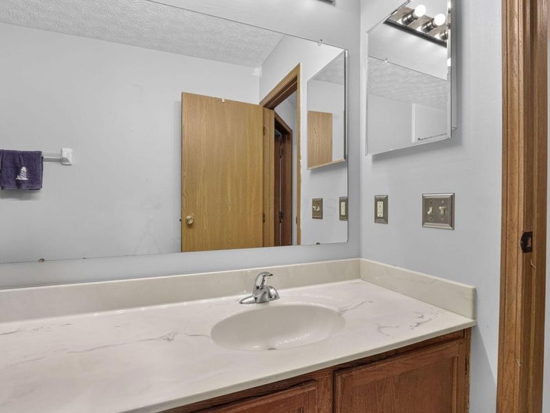 8079 Pelham Drive, Westerville, OH 43081 Photo 56