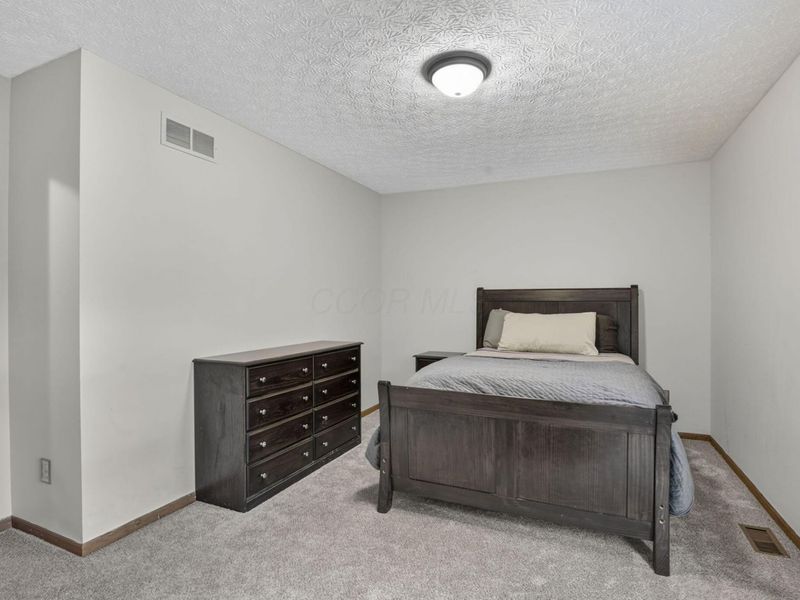 8079 Pelham Drive, Westerville, OH 43081 Photo 59