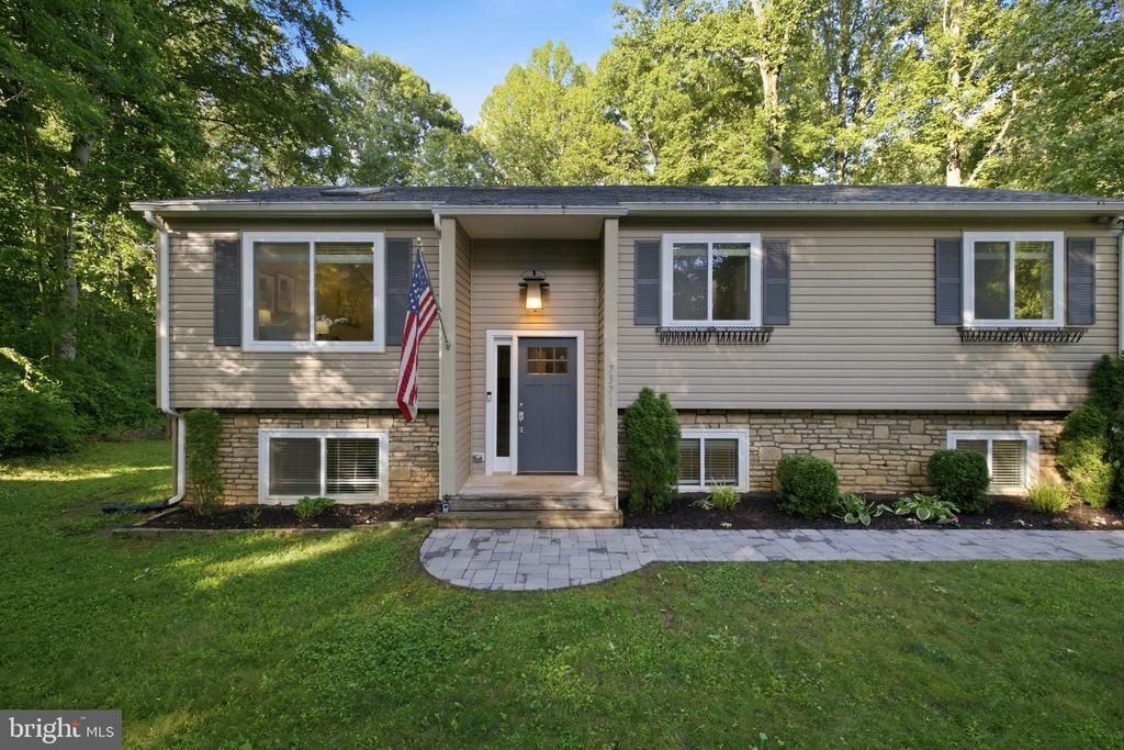 7371 Crown Lane, Warrenton, VA 20187 Main Photo