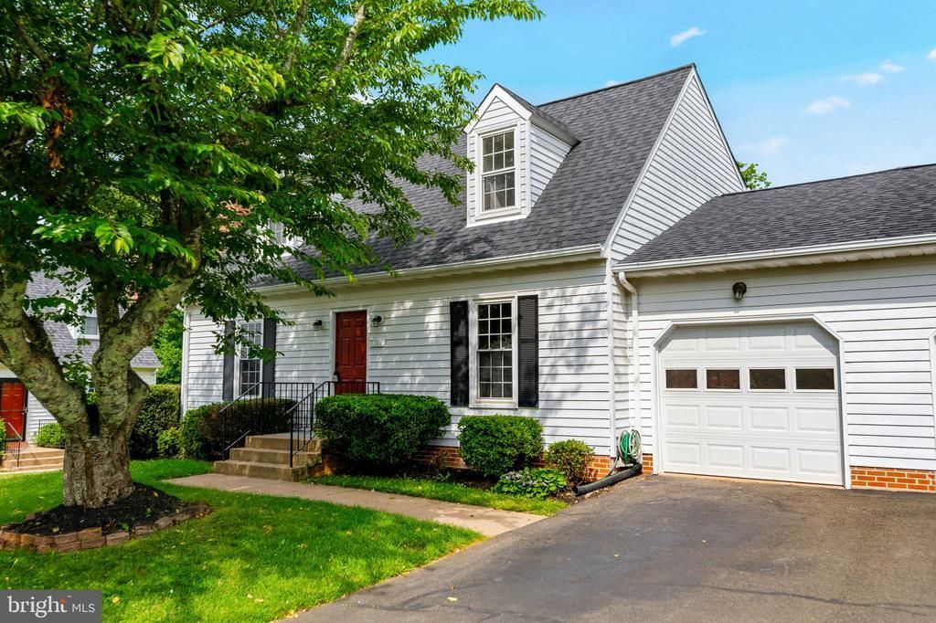 561 Tiffany Court, Warrenton, VA 20186 Main Photo
