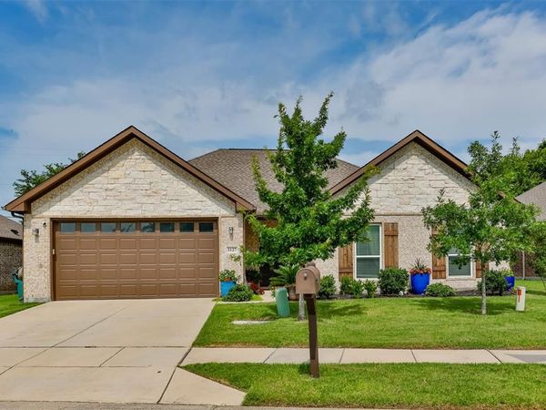 1127 Vintage Avenue, Gainesville, TX 76240