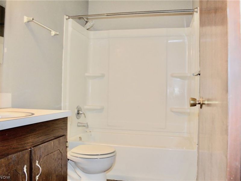 1645 California Avenue, Louisville, OH 44641 Photo 9