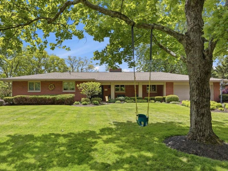 2485 Mcvey Boulevard W, Columbus, OH 43235 Photo 3