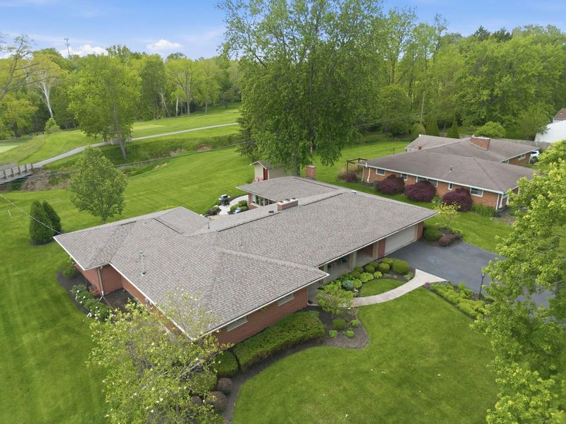 2485 Mcvey Boulevard W, Columbus, OH 43235 Photo 5