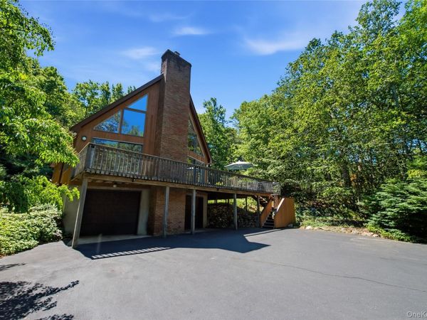 73 Glen Road , Baiting Hollow, NY 11933