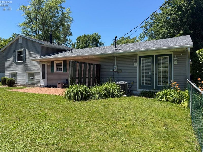 5028 Oakview Drive, Vermilion, OH 44089 Photo 22