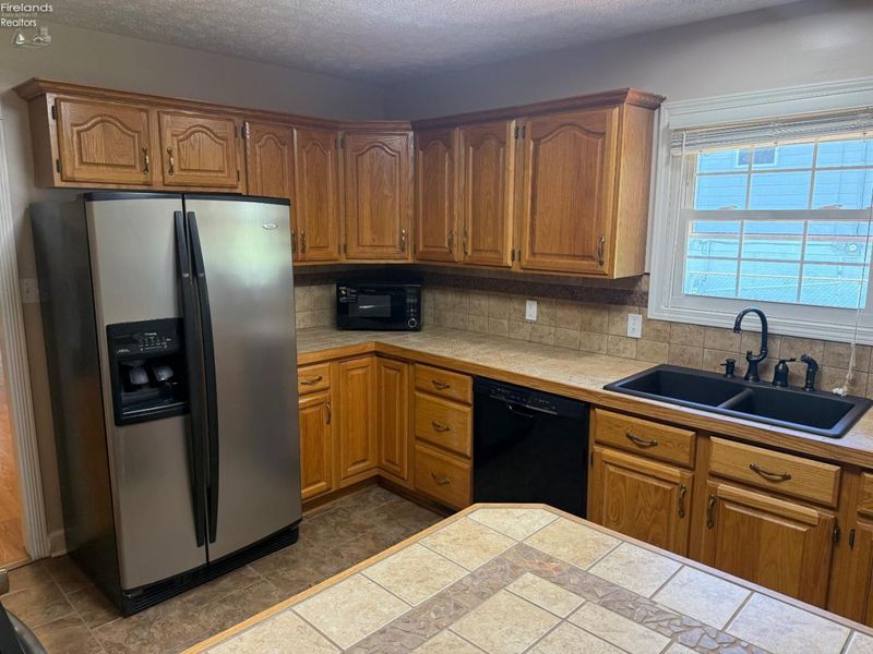 5028 Oakview Drive, Vermilion, OH 44089 Photo 7