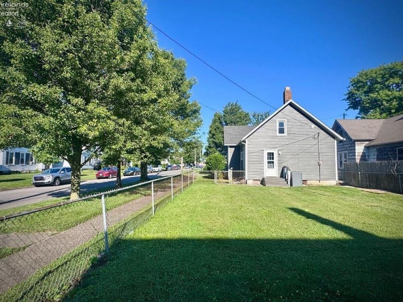 1530 Lindsley Street, Sandusky, OH 44870 Photo 10