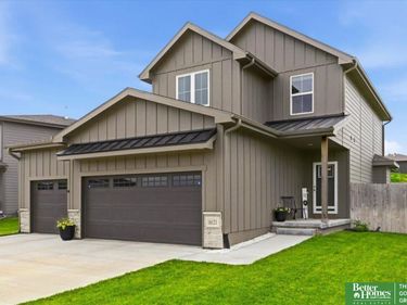 16121 Isabella Street, Bennington, NE 68007