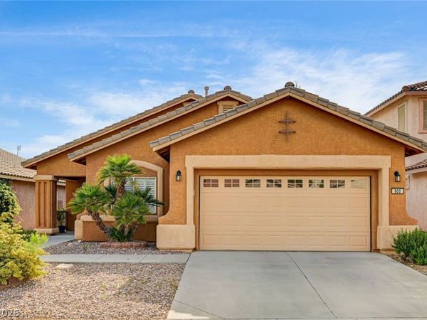 900 Royal Plum Lane , Las Vegas, NV 89144