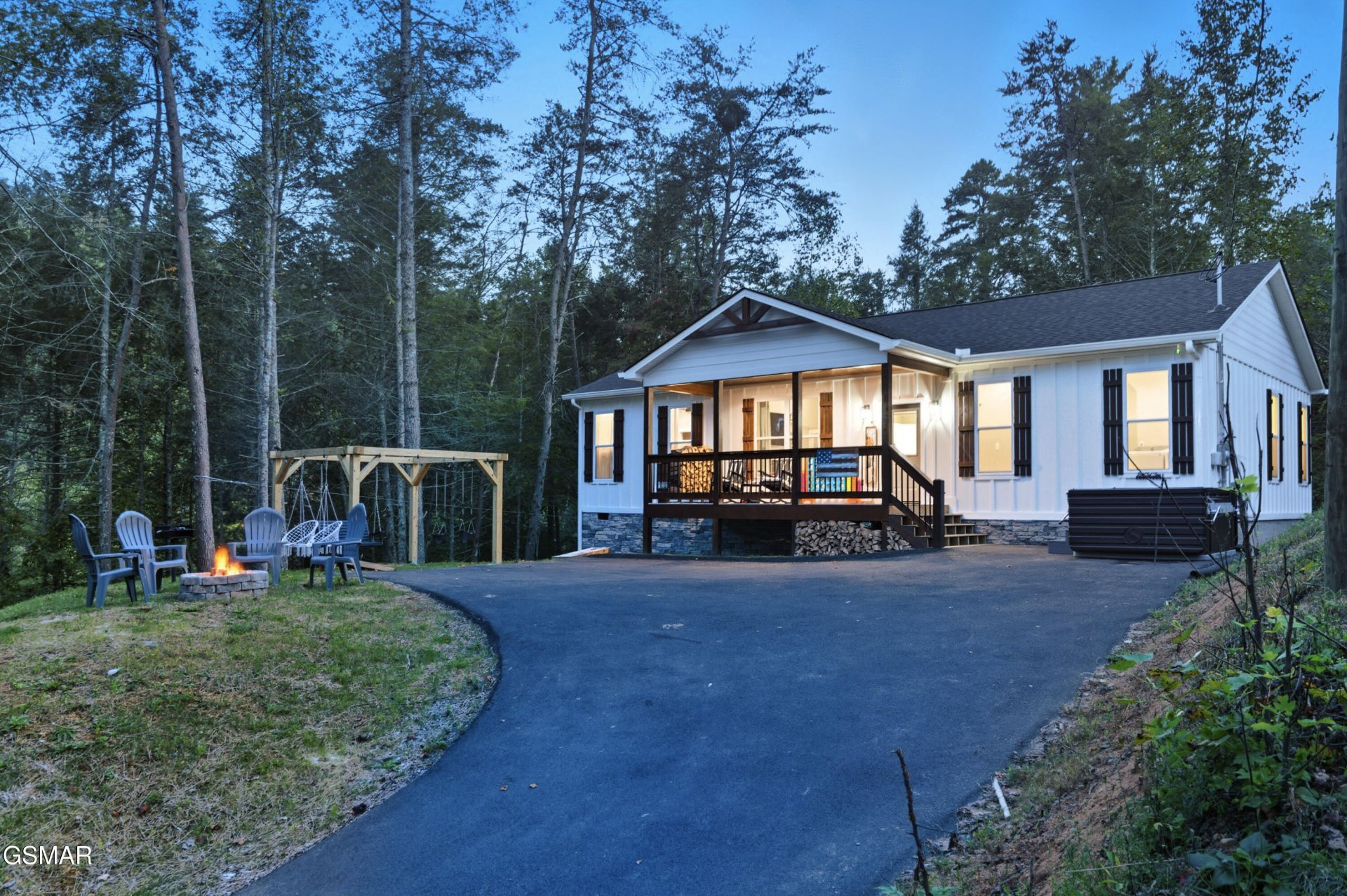 1077 Sencebaugh Drive, Sevierville, TN 37876 Main Photo