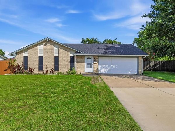 2304 Greenwood Circle, Carrollton, TX 75006