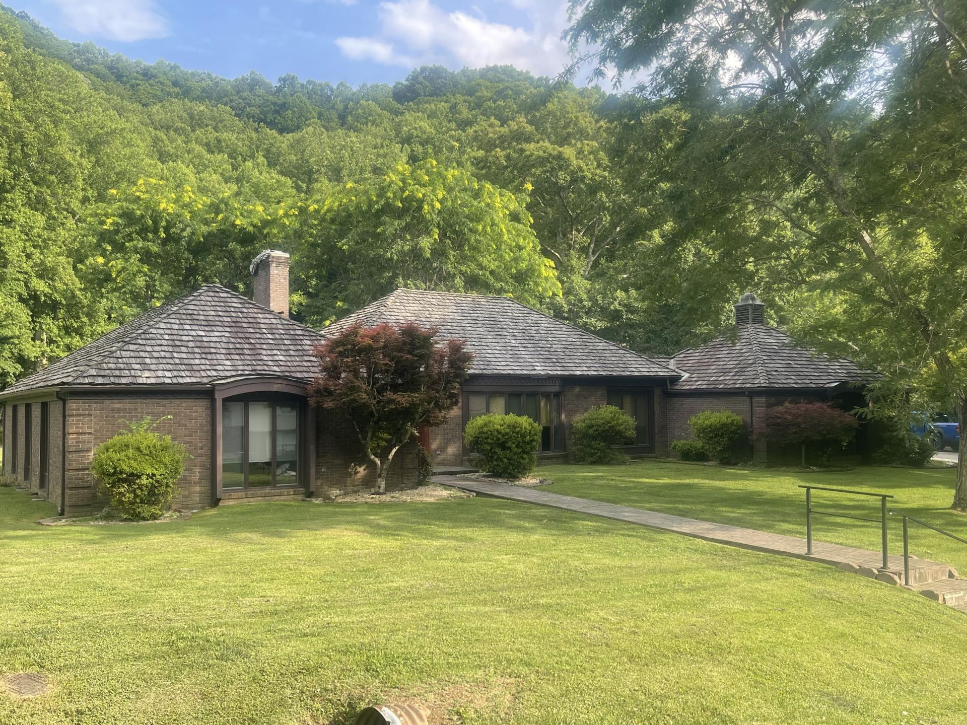 859 Woodland Hills , Harlan, KY 40831