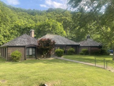 859 Woodland Hills , Harlan, KY 40831