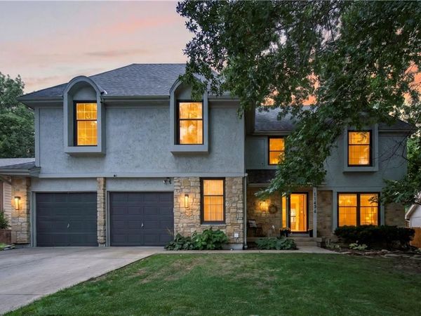 11434 Grant Drive, Overland Park, KS 66210