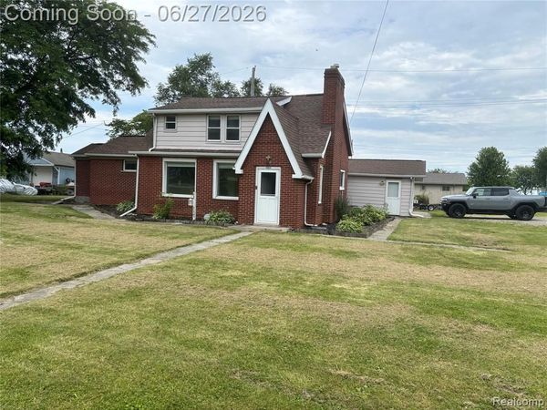 45824 Jefferson Ave , Chesterfield Twp, MI 48047