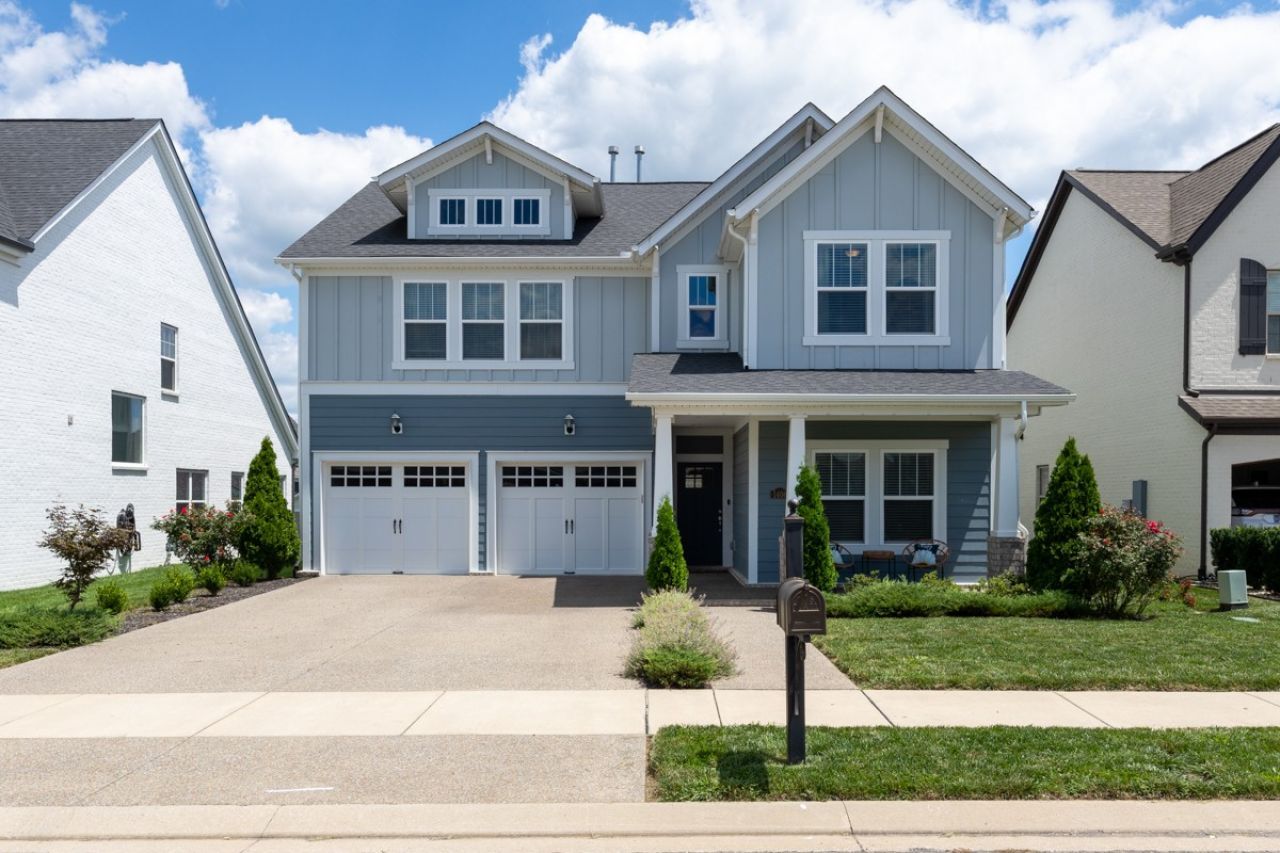 1406 Serenity Ct Hendersonville, TN 37075