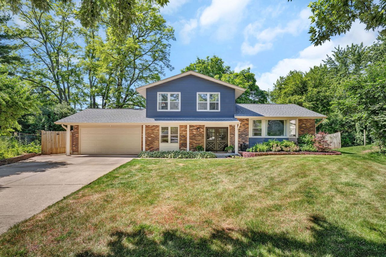 5 Assembly Court, Bolingbrook, IL 60440 Main Photo