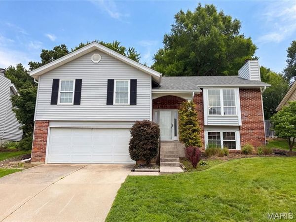 743 Eaglebrooke Drive , Ballwin, MO 63021