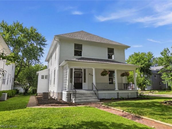 919 Sunset Avenue , Zanesville, OH 43701