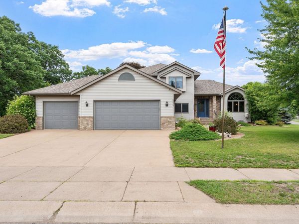 6224 Glacier Drive, North Branch, MN 55056