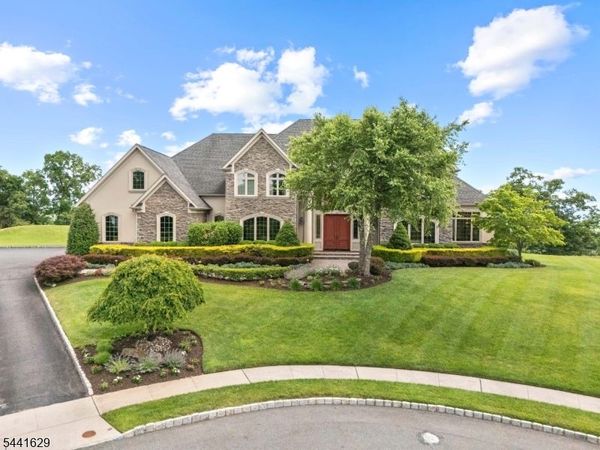 15 Adams Way, Montville, NJ 07082