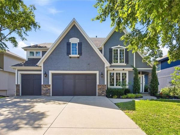 15401 W 165th Street, Olathe, KS 66062
