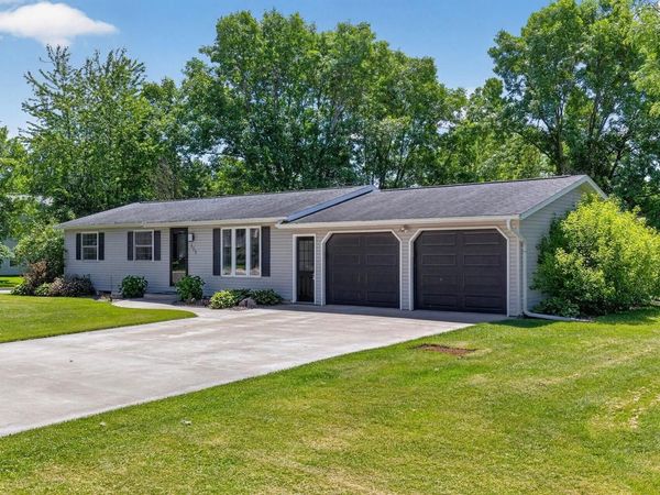 111 W ELM STREET, Abbotsford, WI 54405