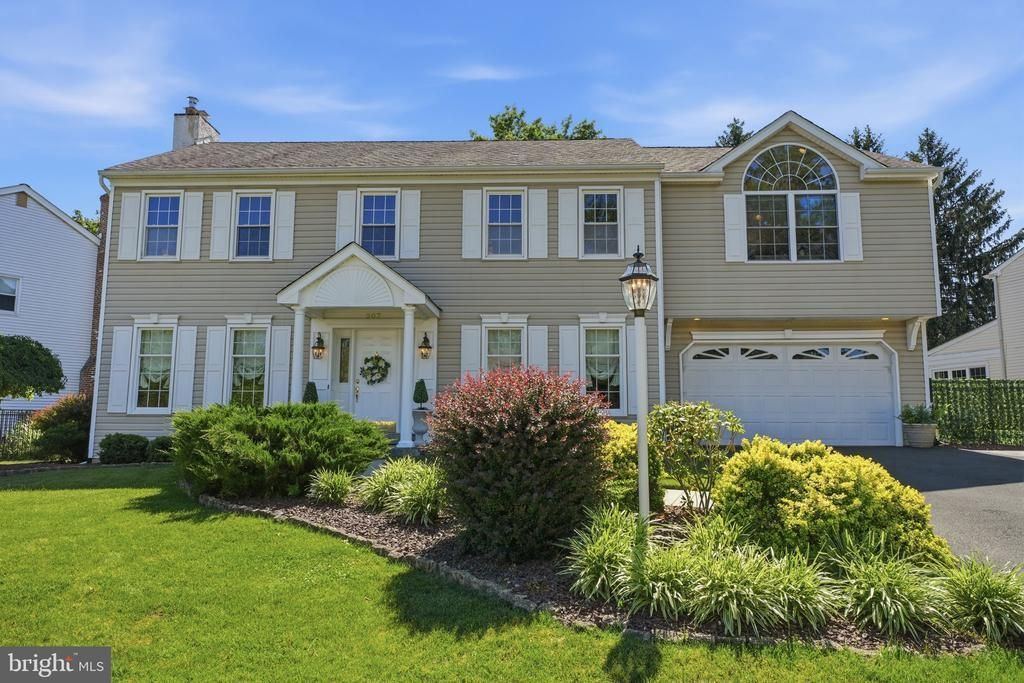 207 FORREST DRIVE, HOLLAND, PA 18966