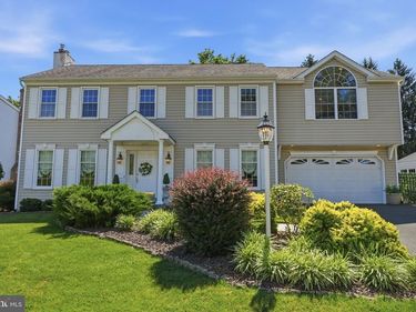 207 FORREST DRIVE, HOLLAND, PA 18966