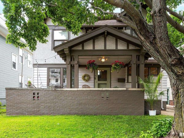 1113 N ELMWOOD Avenue, Peoria, IL 61606
